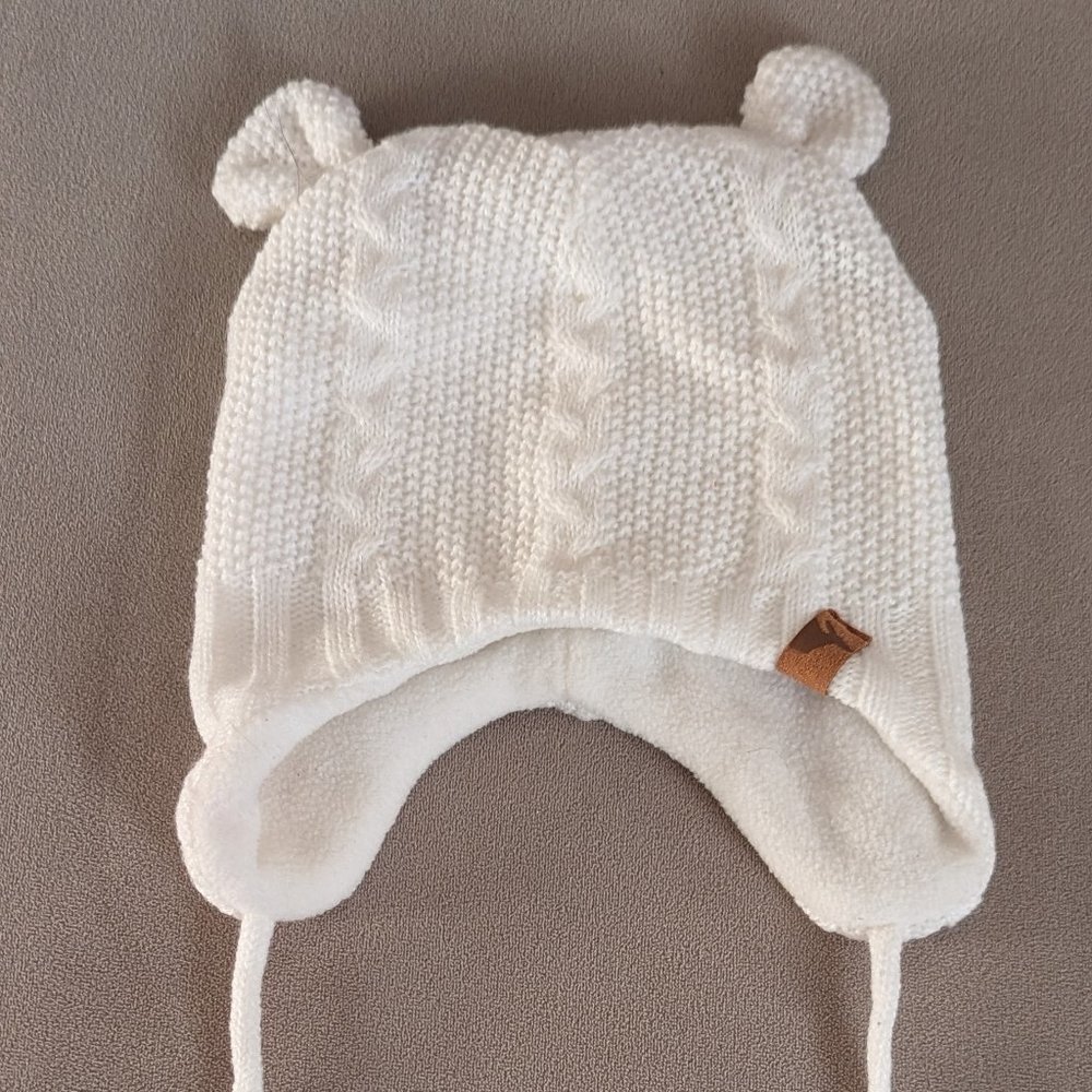 Aardvark White Baby Hat and Mits Ensemble